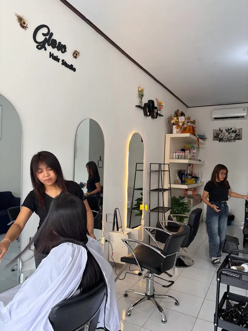 Glow Hair Studio 4