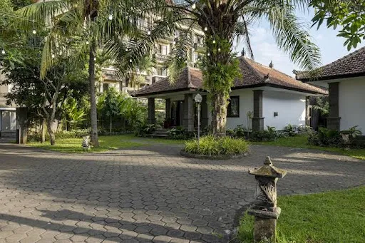 Hotel Dharma 1