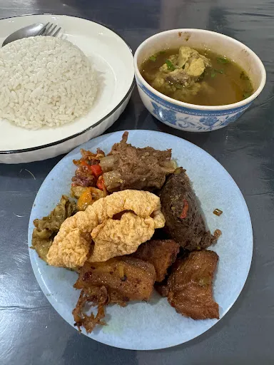 Warung Babi Guling Lawar Bali 1