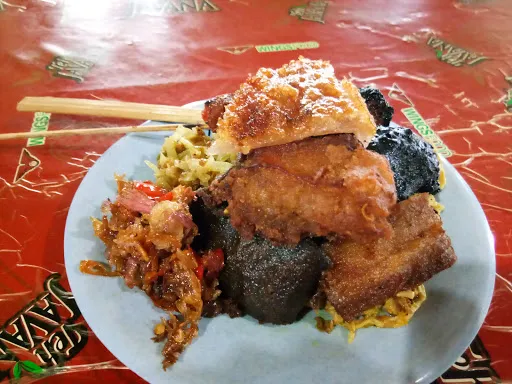 Warung Babi Guling Lawar Bali 3