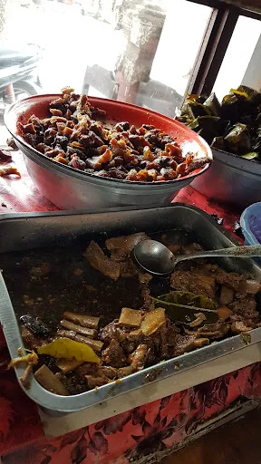 Warung Babi Guling Lawar Bali 4
