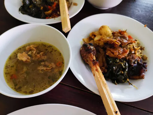 Babi Guling Bu Yuni 2