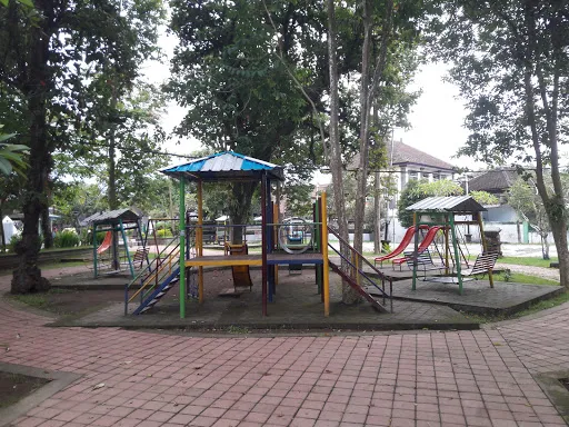 Taman Prasasti 1