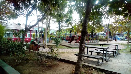 Taman Prasasti 2