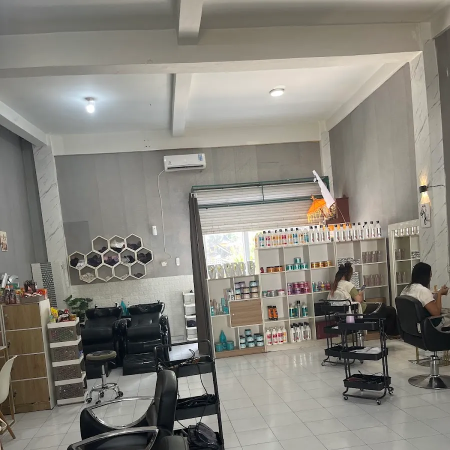 Cruella hair and beauty care 2