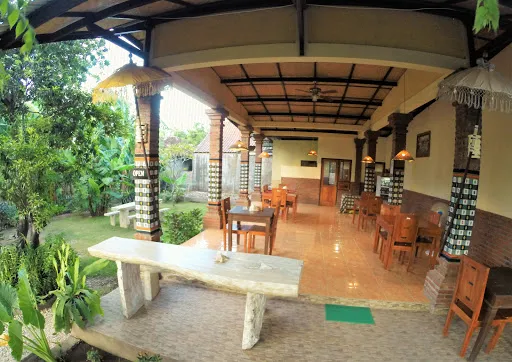 Warung Kadek Merry 4