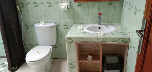 ASIH HOMESTAY PEMUTERAN 2