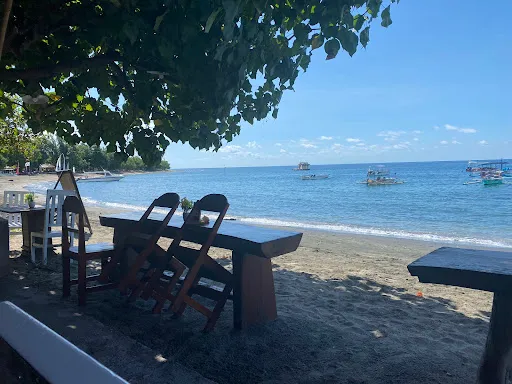 Dimpil BeachBar and Resto 3