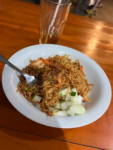 Warung Men Bola
