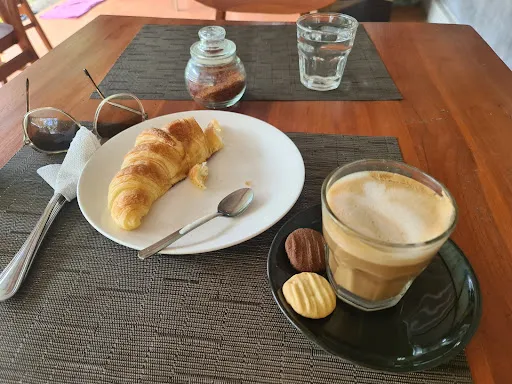 Pemuteran Coffee & Breads 3