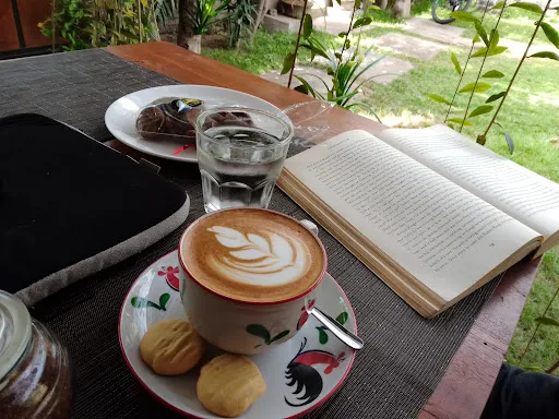 Pemuteran Coffee & Breads 4