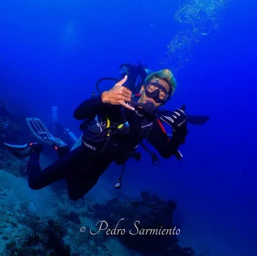 Kadek Sana Pemuteran Local Guide 1