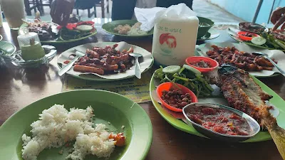 Warung Muslim H. Moh. Bakri 4