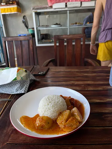 Warung Vegetarian Yoni 3