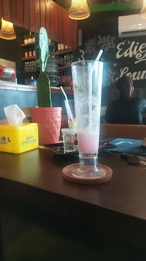 Edie Arta Cafe Seririt 2