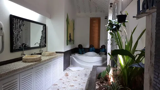 THE KAYU MANIS . Lovina villa & spa 3