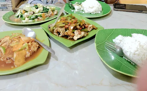 Dermaga Resto 1