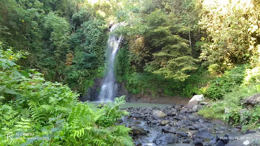 Mesusun waterfall
