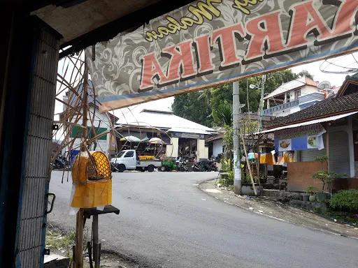 Pasar tradisional desa Banyuatis 1