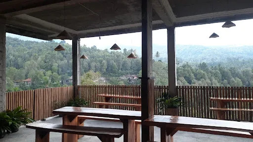 Warung Bamboo Munduk 1