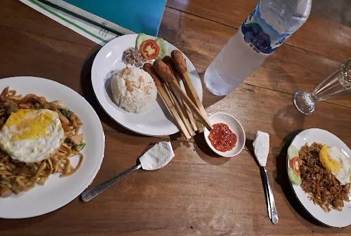 Warung Enjoy Café 3