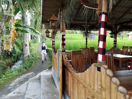 Warung Enjoy Café 4