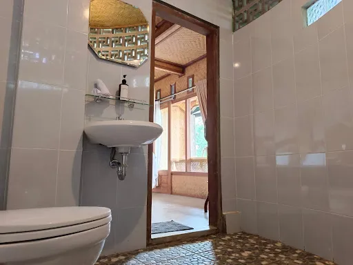 Kraras Guest House & DonBiyu Rendezvous Restaurant Munduk 2