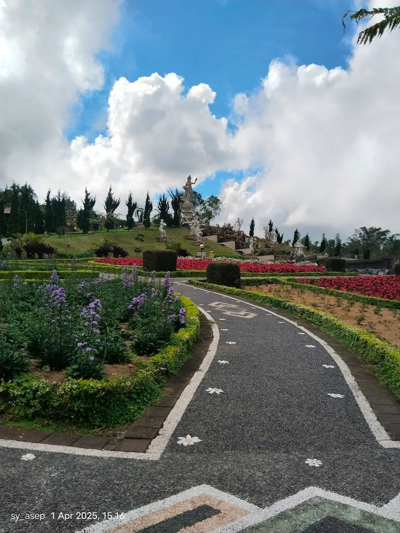 The Blooms Garden Mini Teletubbies House 2