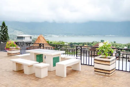 De Danau lake view restaurant 3