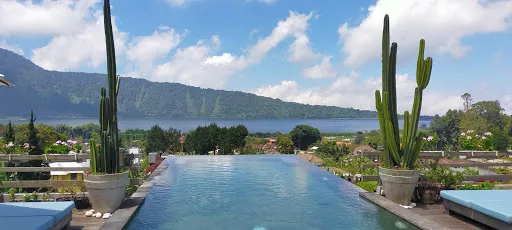 Little Lake Villa 2