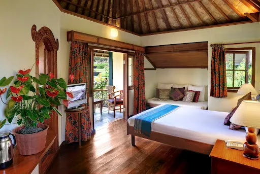 Strawberry Hill Hotel And Restaurant 1