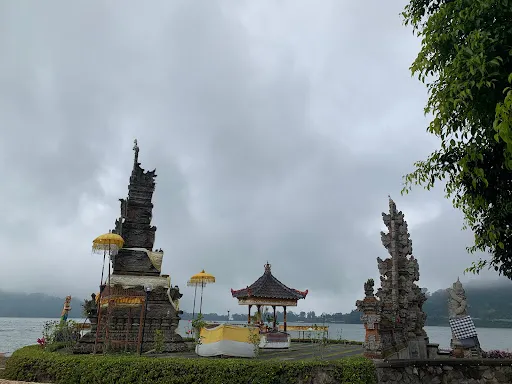Ulun Danu Buyan Temple 1