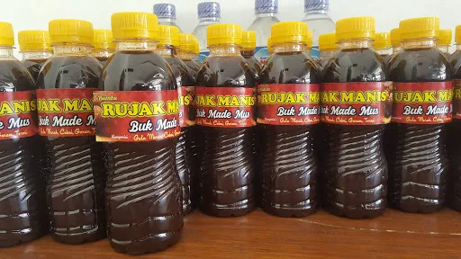 Warung BUK MADE MUS 4