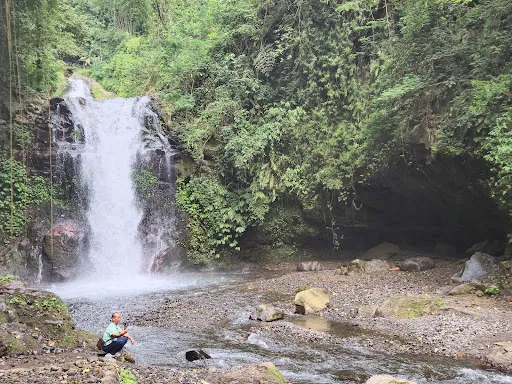 Entrance Gitgit Waterfall 1