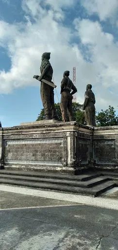 Patung Tri Yudha Sakti 1