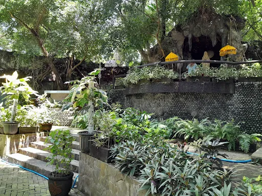 Goa Maria Air Sanih (Saint Mary's Grotto Air Sanih) 1