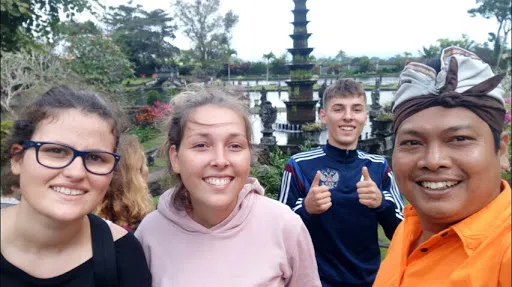 Hendra Guide Francophone Bali 1