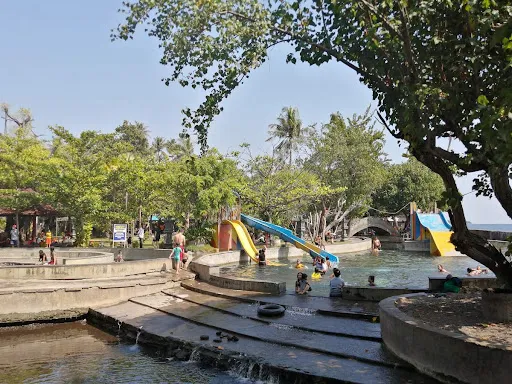 Kolam Renang Air Sanih 3