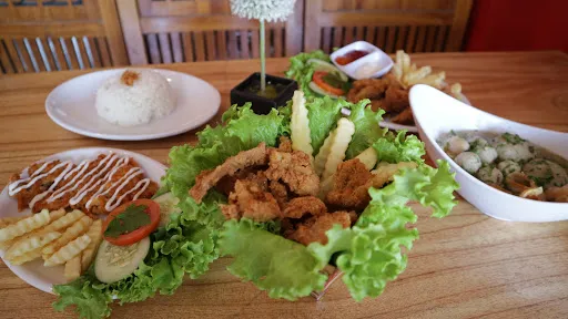 Edie Arta Cafe & Kids Zone Bungkulan 3