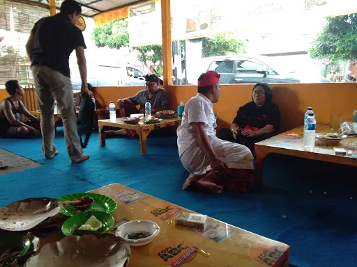 Warung Putri Lesehan Ikan Bakar