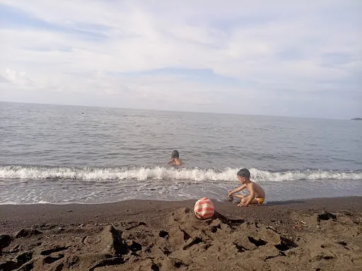Kerobokan Beach, Singaraja 3