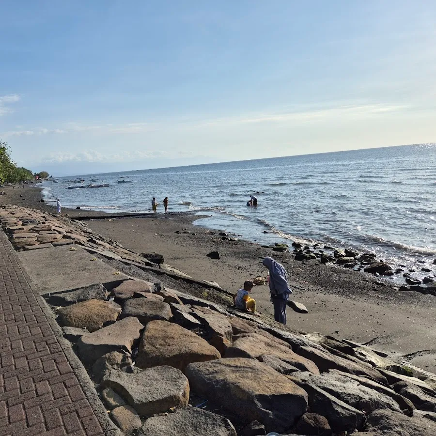 Pantai Camplung 4
