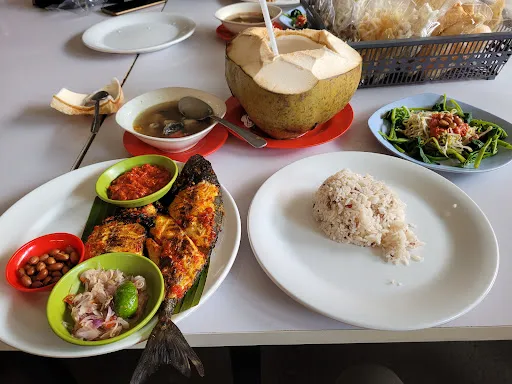 Warung Makan Pidade 2