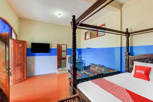 OYO 91042 Hawaina Hotel 4