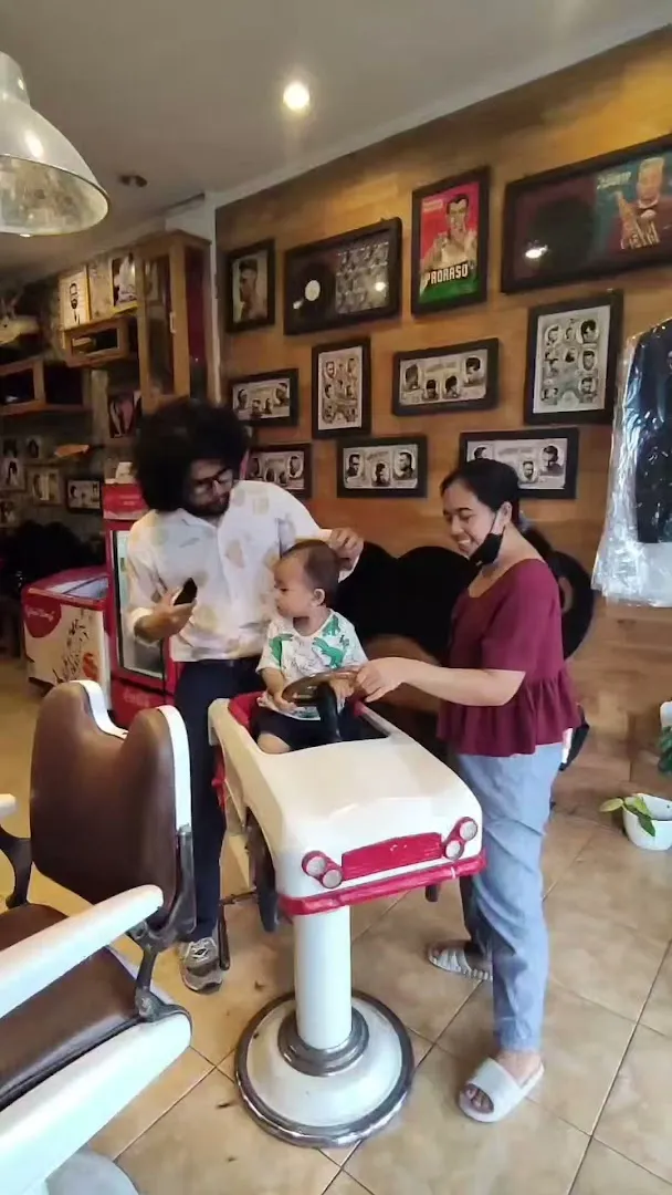 Fabulous Barbershop & Tattoo Studio 1