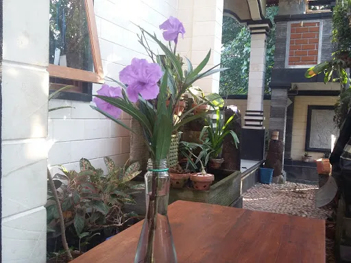 Warung Dora 2