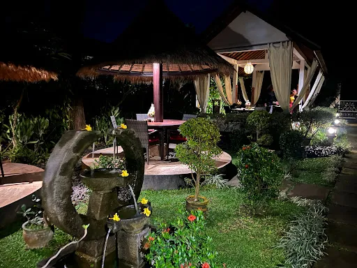 Secret Garden Restaurant 4