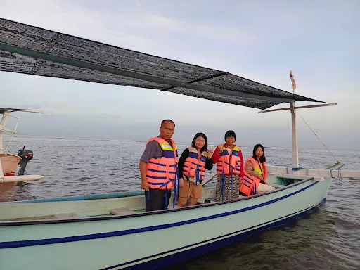 DOLPHIN TOUR TICKET OFFICE 1