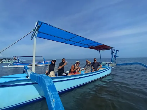 DOLPHIN TOUR TICKET OFFICE 4