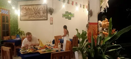 Eric Dolphin Restaurant 1